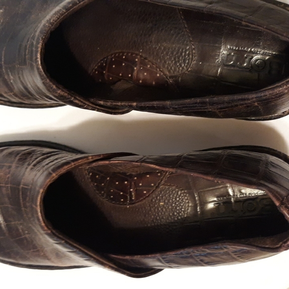 Born Clogs - Picture 5 of 10